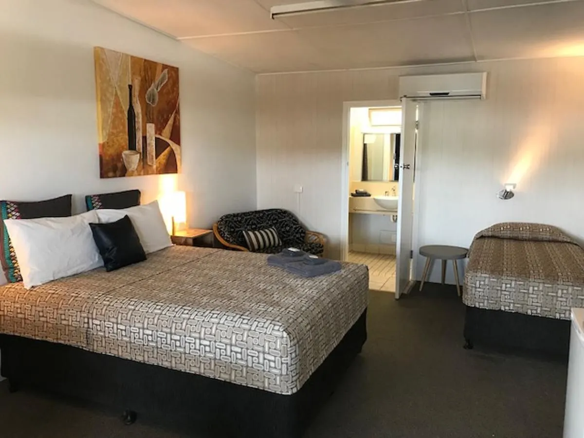 Central Motel Gin Gin