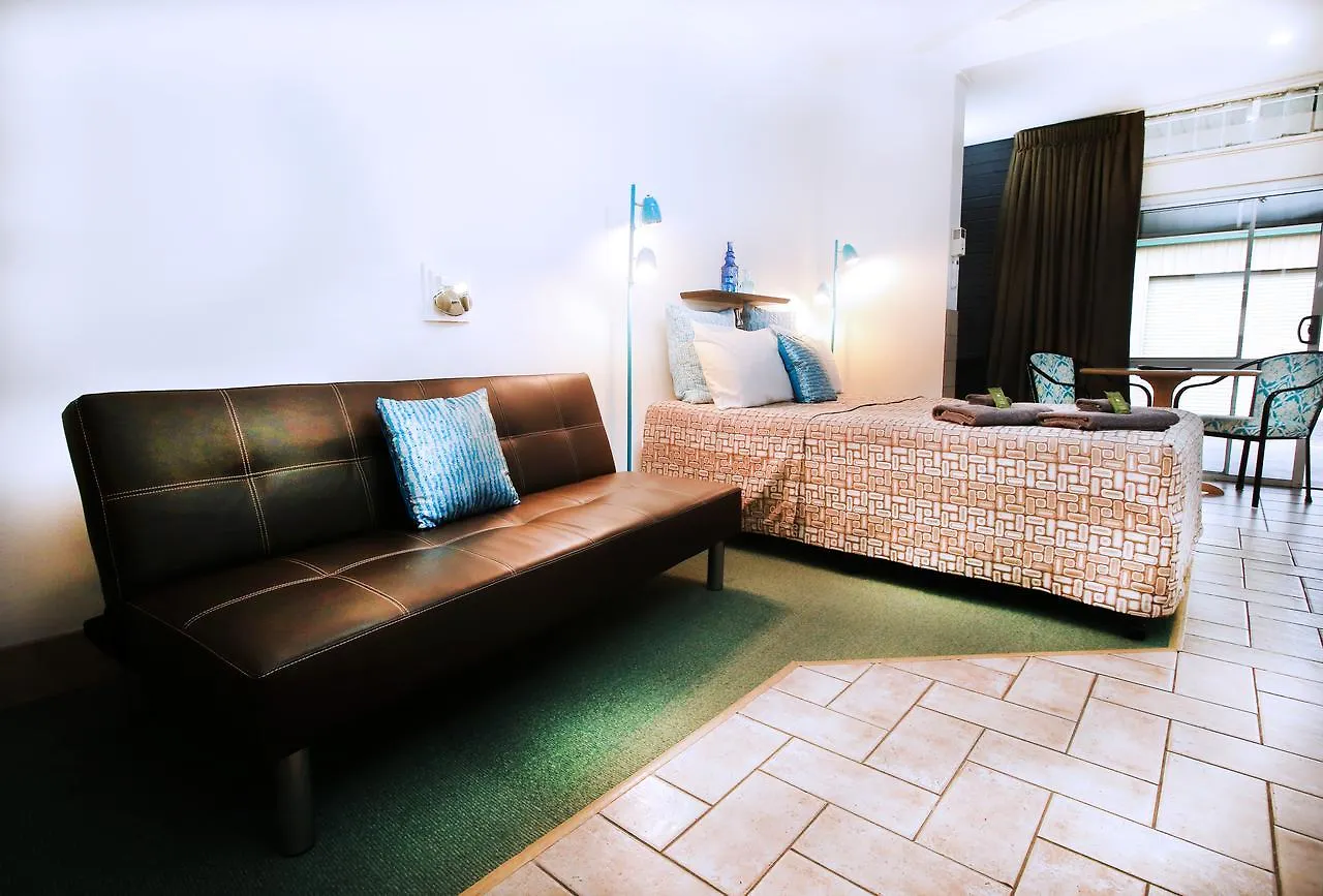 Central Motel Gin Gin