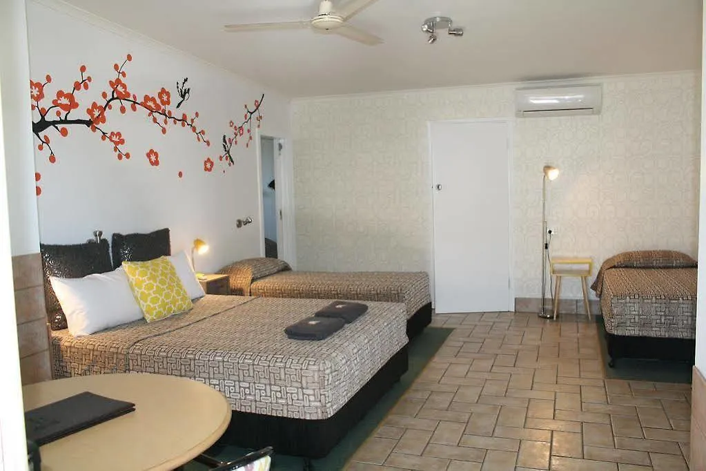 Central Motel Gin Gin